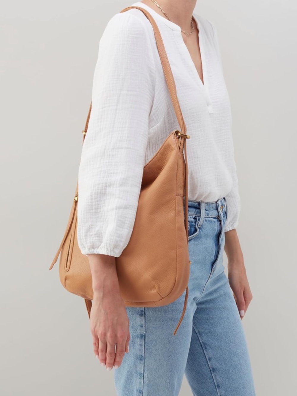 HOBO Merrin Convertible Leather Bucket Backpack to Shoulder Bag - Picture 3 of 14